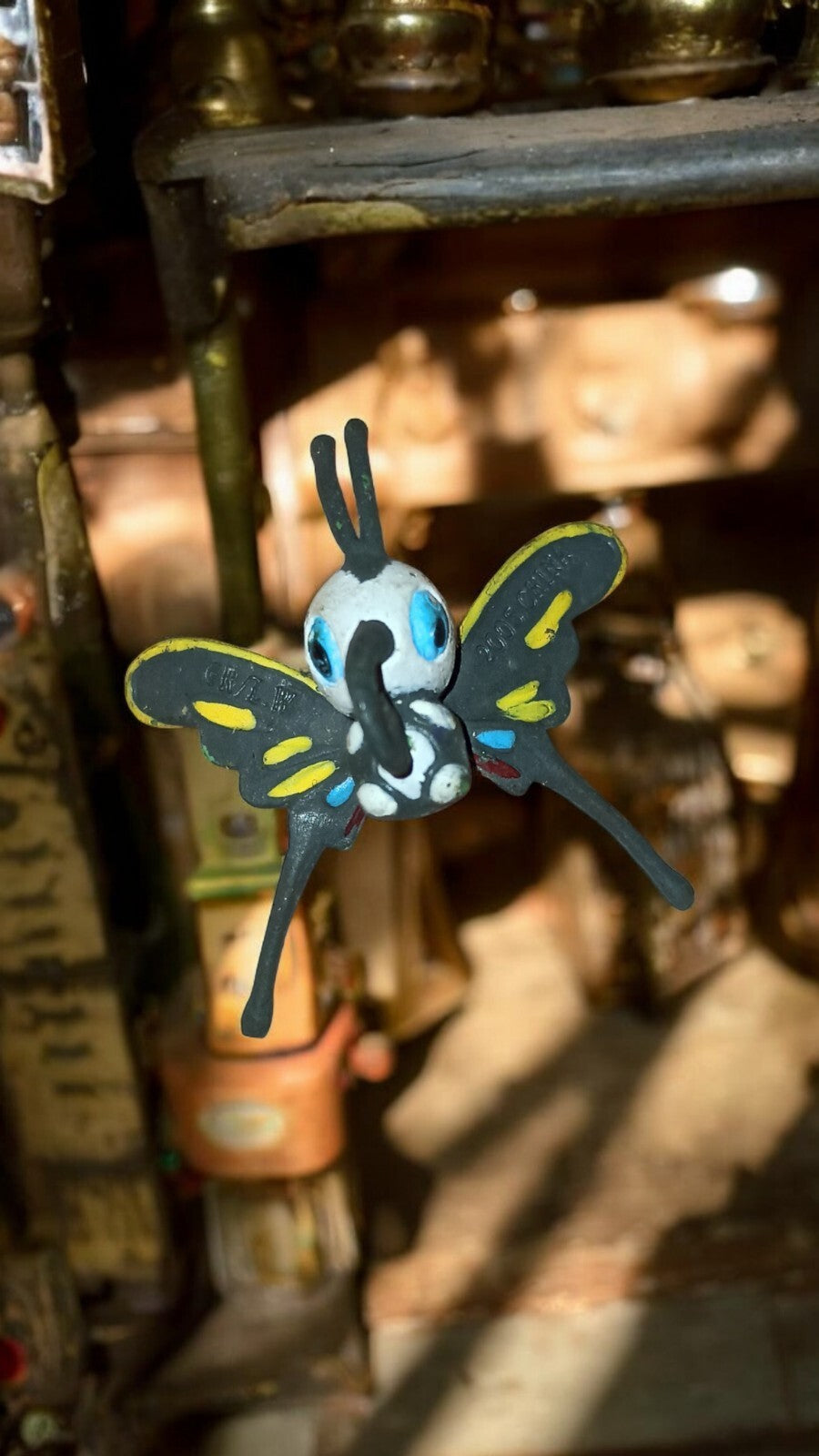 Figurine Pokémon Charmillon 2005/2006 PVC papillon noir jaune vintage rare
