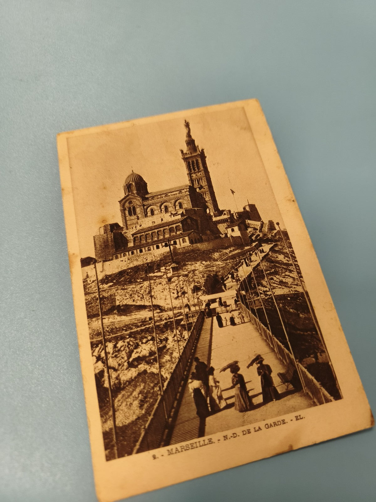 Carte postale ancienne Marseille N.D. de la Garde CPA vintage noir et blanc