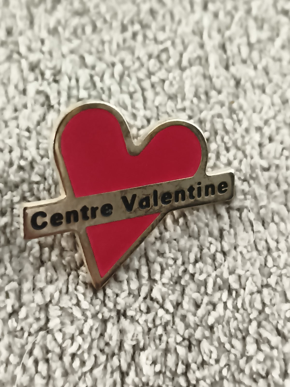 Pin's vintage Centre Valentine cœur rouge ancien badge publicitaire (Ref 2)