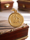 Pendentif médaille vintage métal doré signe Vierge zodiaque astrologie