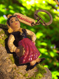 Porte-clés vintage Martillac figurine costume régional, objet publicitaire ancie