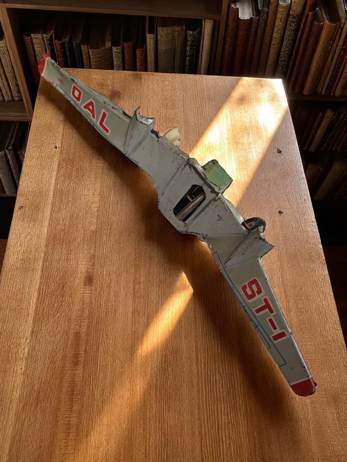Avion jouet vintage MF-104 friction, tôle OAL ST-1, ancien avion mécanique