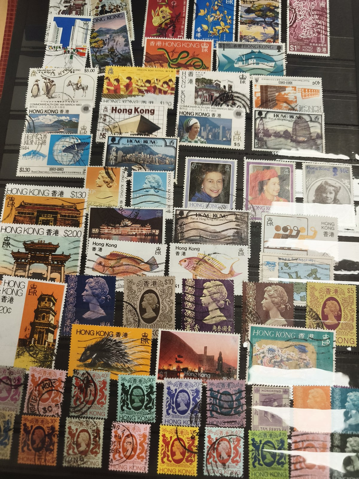 Lot timbres Hong Kong oblitérés thématiques Asie Elisabeth II