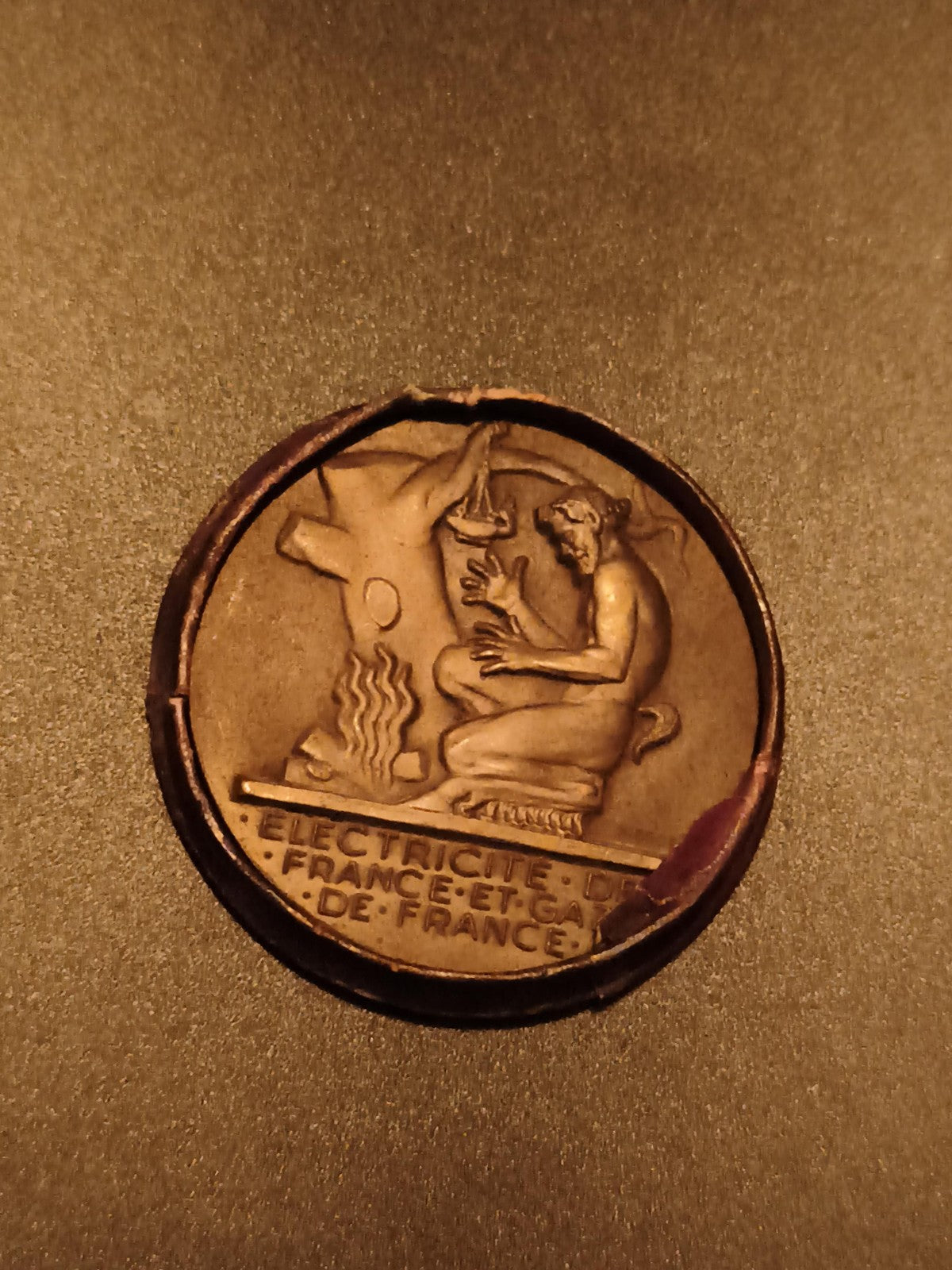 Médaille Électricité de France et Gaz de France relief bronze aspect patiné