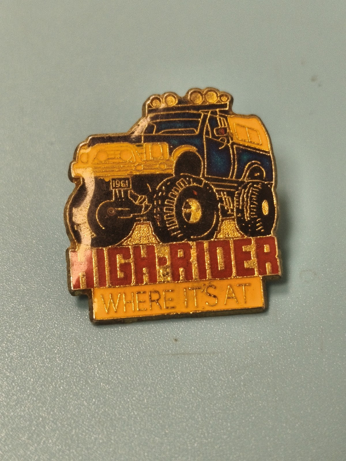 Pin's vintage High Rider 4x4 camion jaune, collection off-road rétro