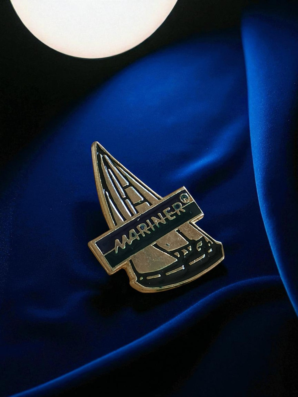 Pin's vintage MARINER voilier édition limitée publicitaire rare