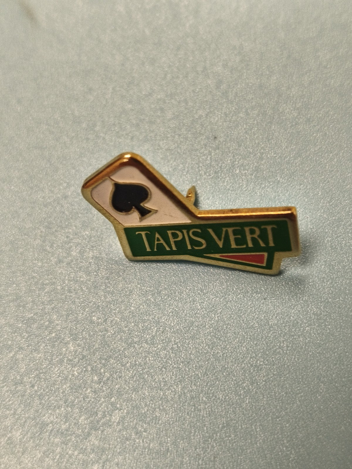 Vintage pin's Tapis Vert jeu de cartes, émaillé, motif trèfle, collection