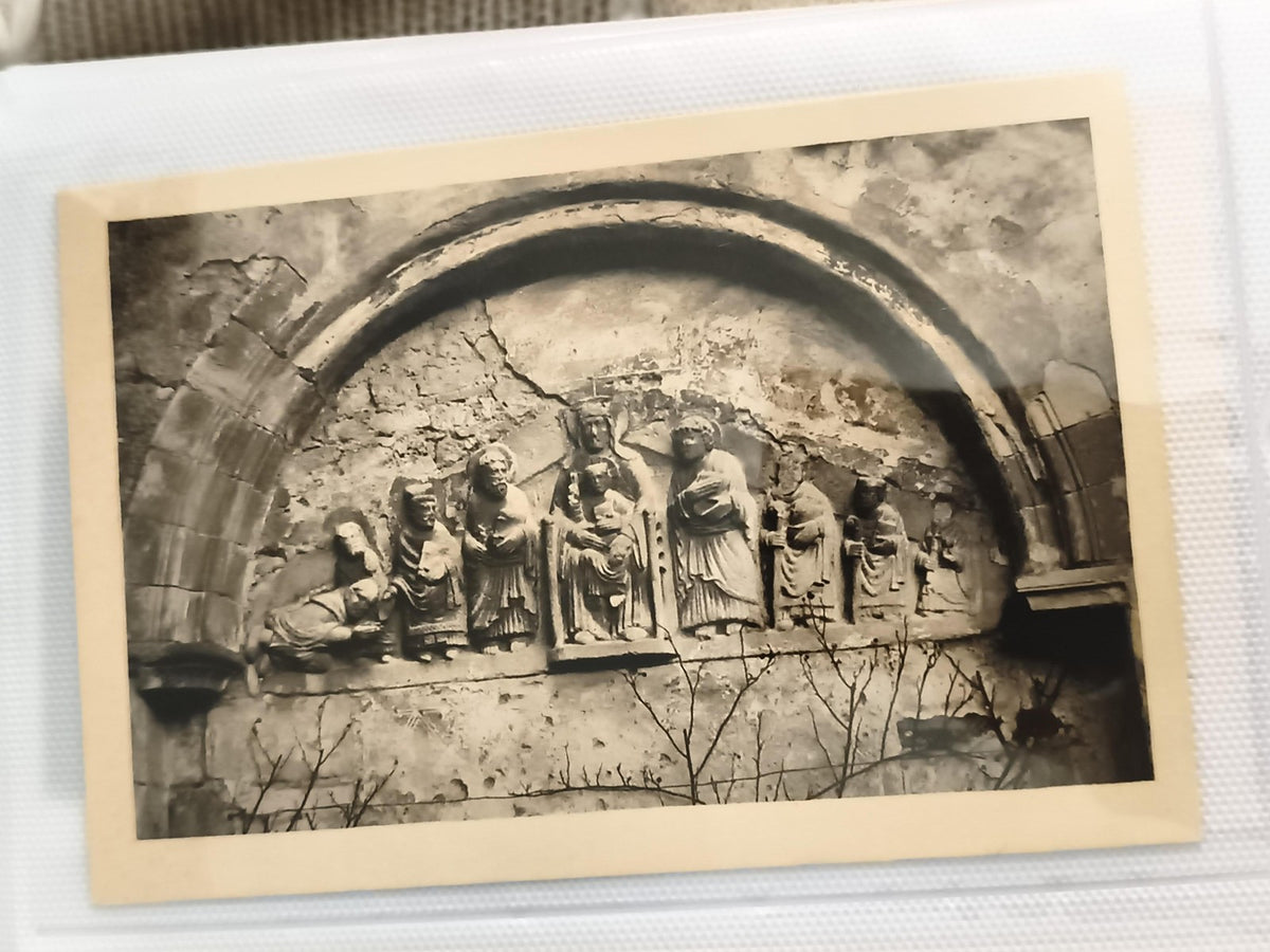 Carte postale ancienne photo tirage argentique tympan roman église sculpture