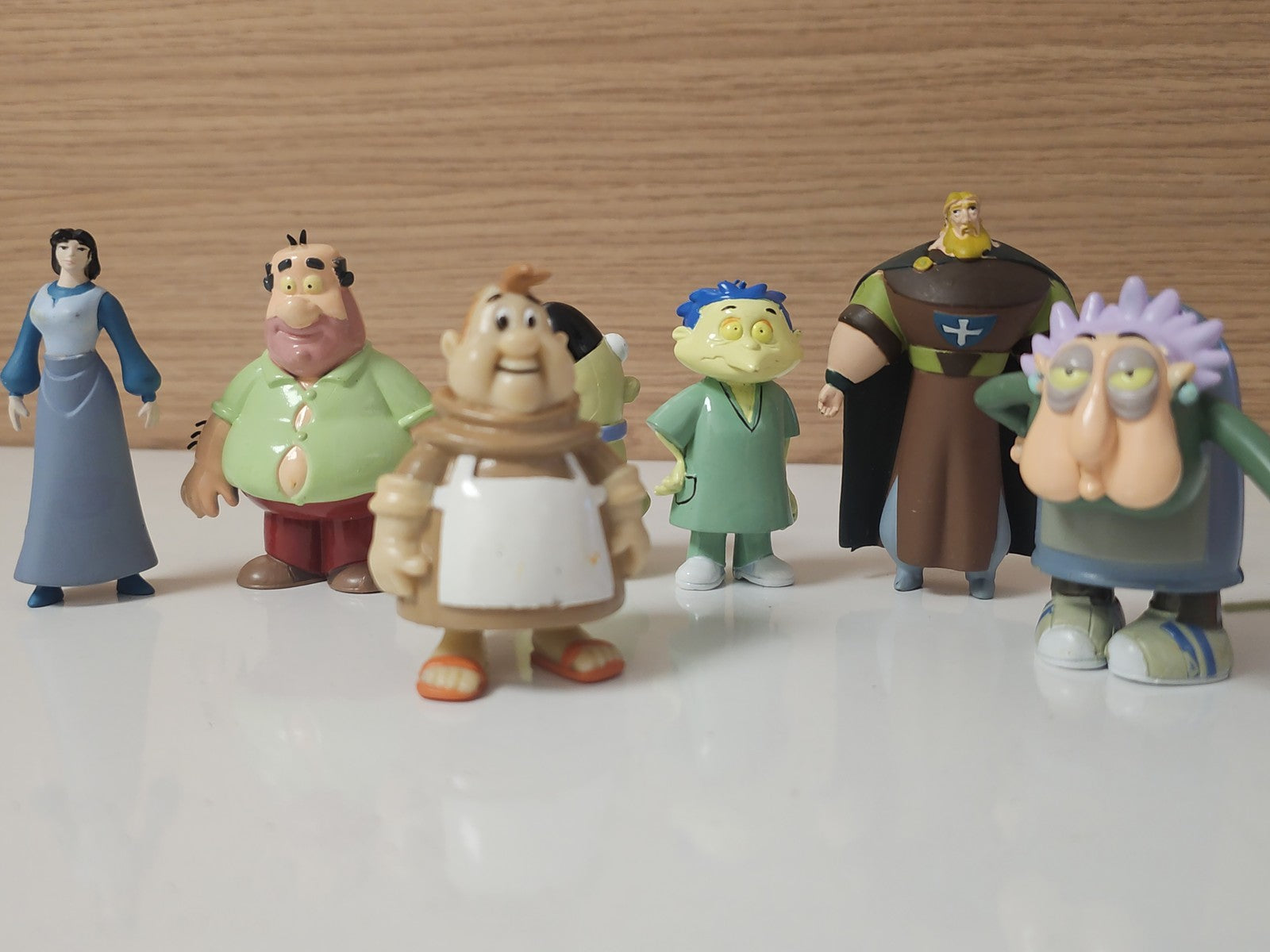 Lot de figurines vintage Marcelino et divers personnages anciens collection rétr