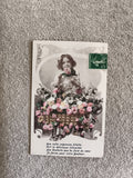 CPA fillette panier fleurs roses carte postale ancienne colorisée timbre
