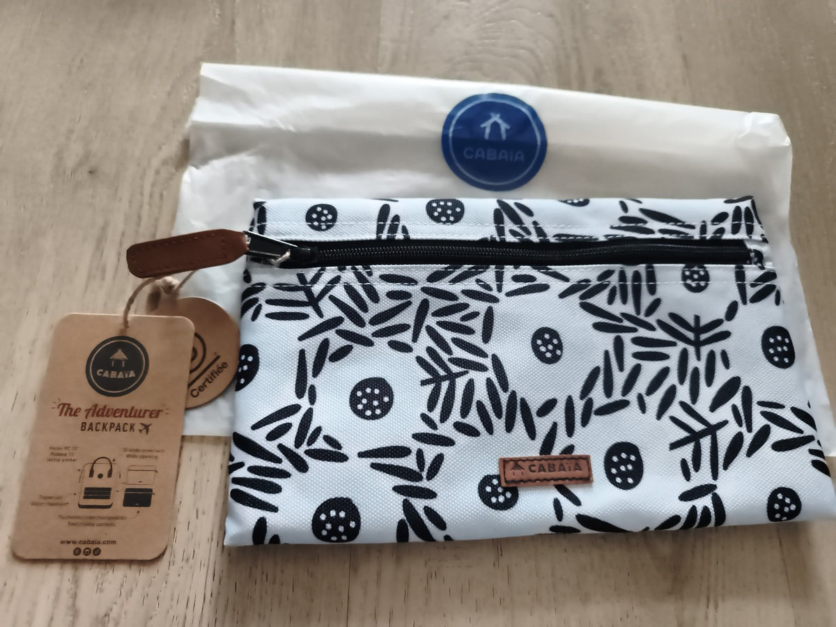 Pochette Cabaia motif noir blanc accessoire sac 24 cm zip neuf