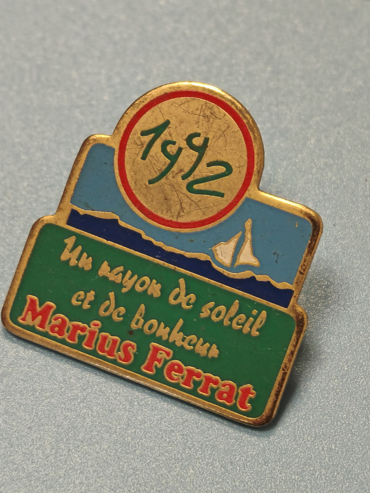 Vintage pin's Marius Ferrat 1992, émaillé, collection, voilier, rétro