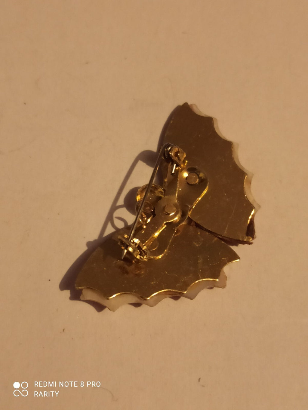 Broche papillon vintage dorée, ailes marbrées, bijou fantaisie élégant