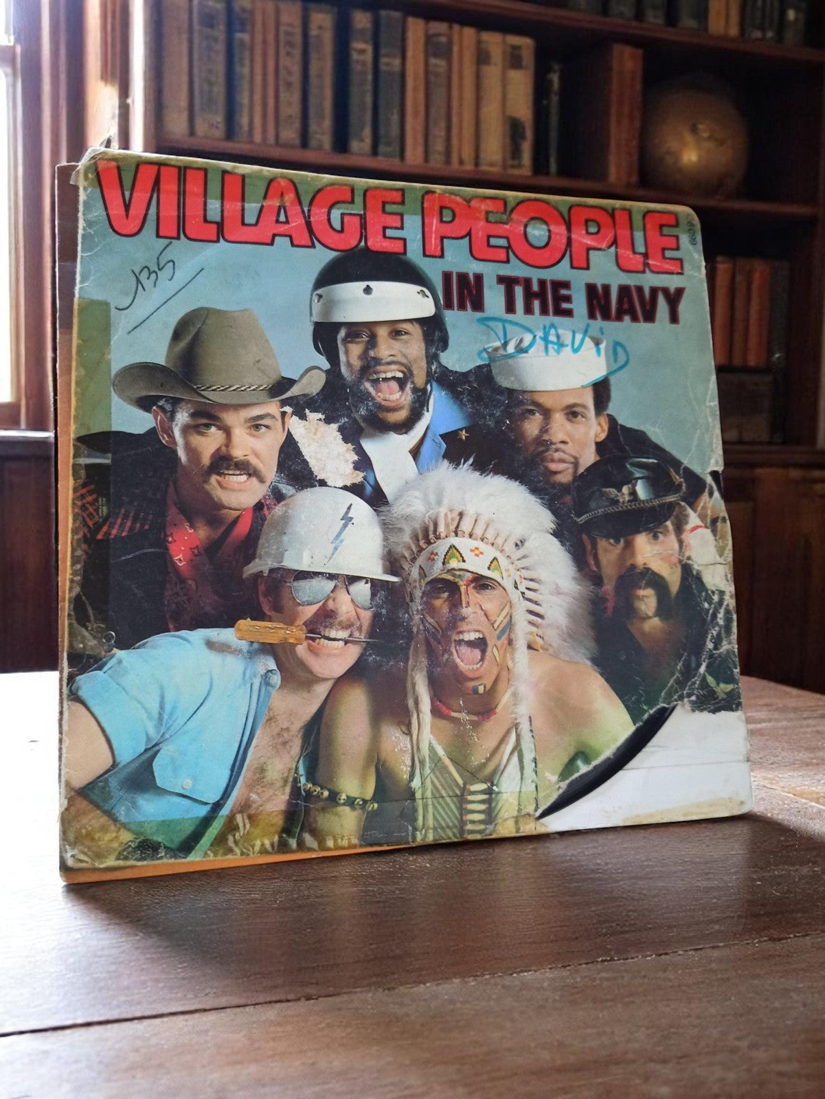 Vinyle 45T Village People In The Navy vintage pochette illustrée rétro