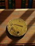 Médaille bronze vintage tennis de table joueur relief ping-pong