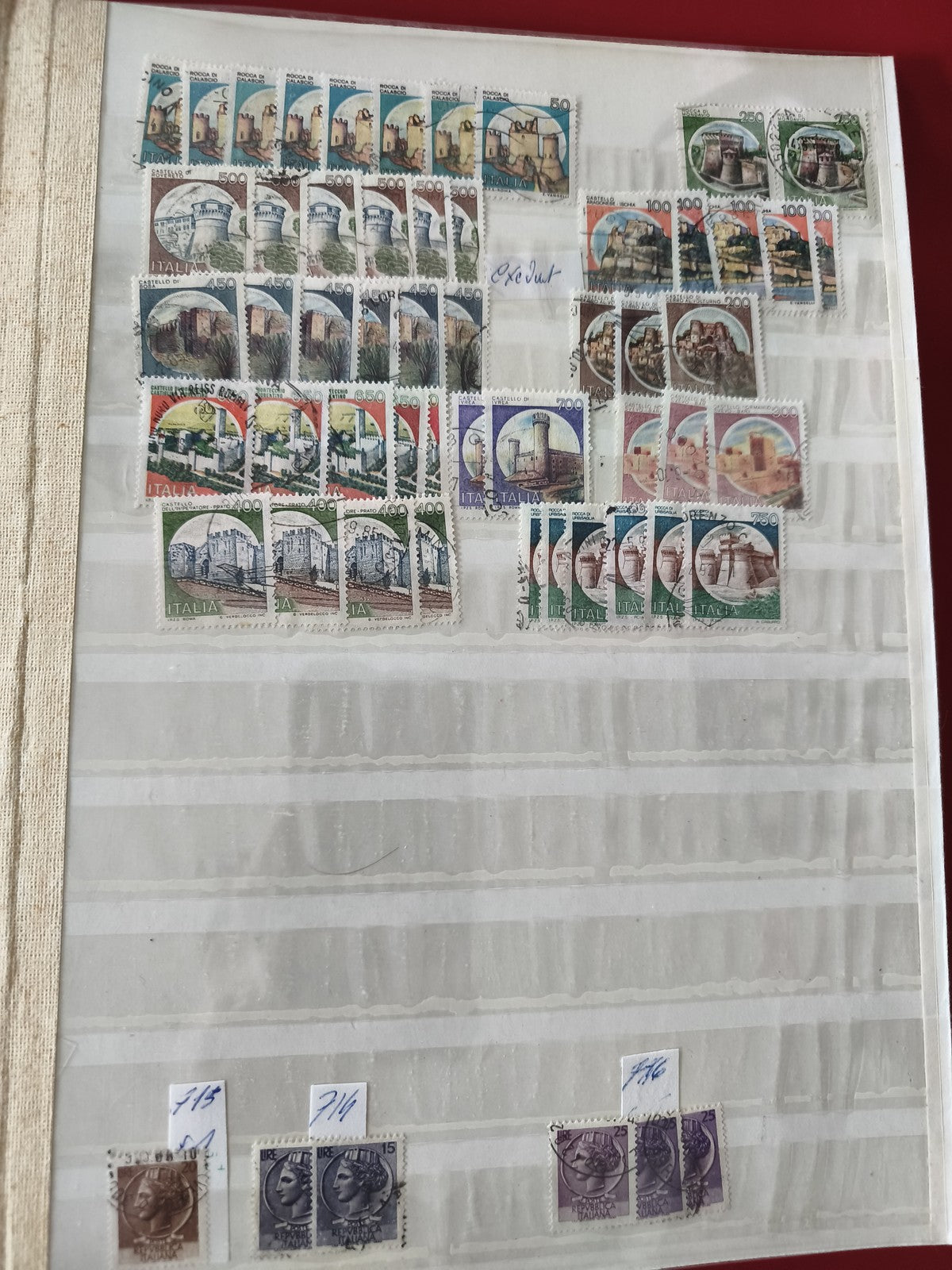 Lot de timbres italiens oblitérés, motifs monuments, couleurs variées, sans supp