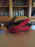 Ceinture fine vintage cuir rouge, accessoire ancien rétro, boucle dorée