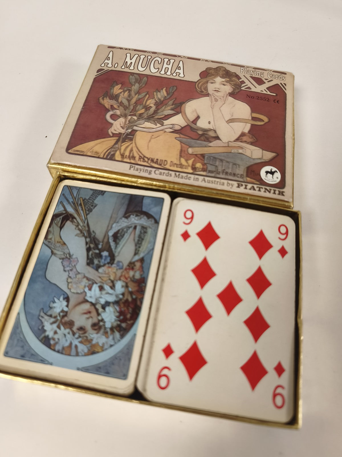 Ancien jeu de cartes double Piatnik Autriche coffret doré A. Mucha