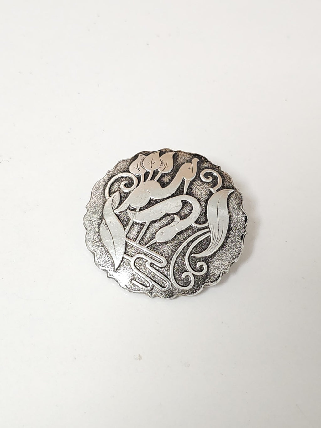 Broche ancienne vintage rétro pour collectionneur, bijou d'occasion authentique