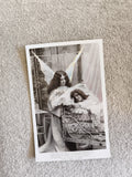 Carte photo ancienne ange gardien fillette lit CPA noir et blanc poésie