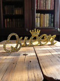 Broche Queen vintage dorée strass rétro, bijou fantaisie couronne