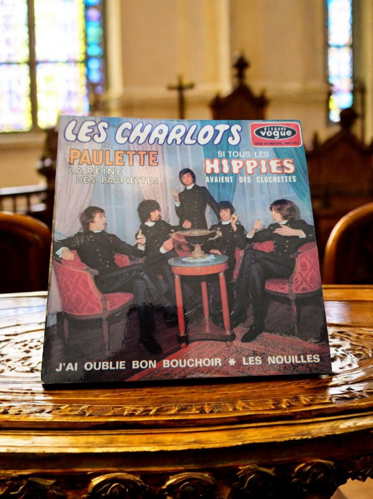 Vinyle 45T Les Charlots Visages Vogue pochette vintage Paulette Hippies