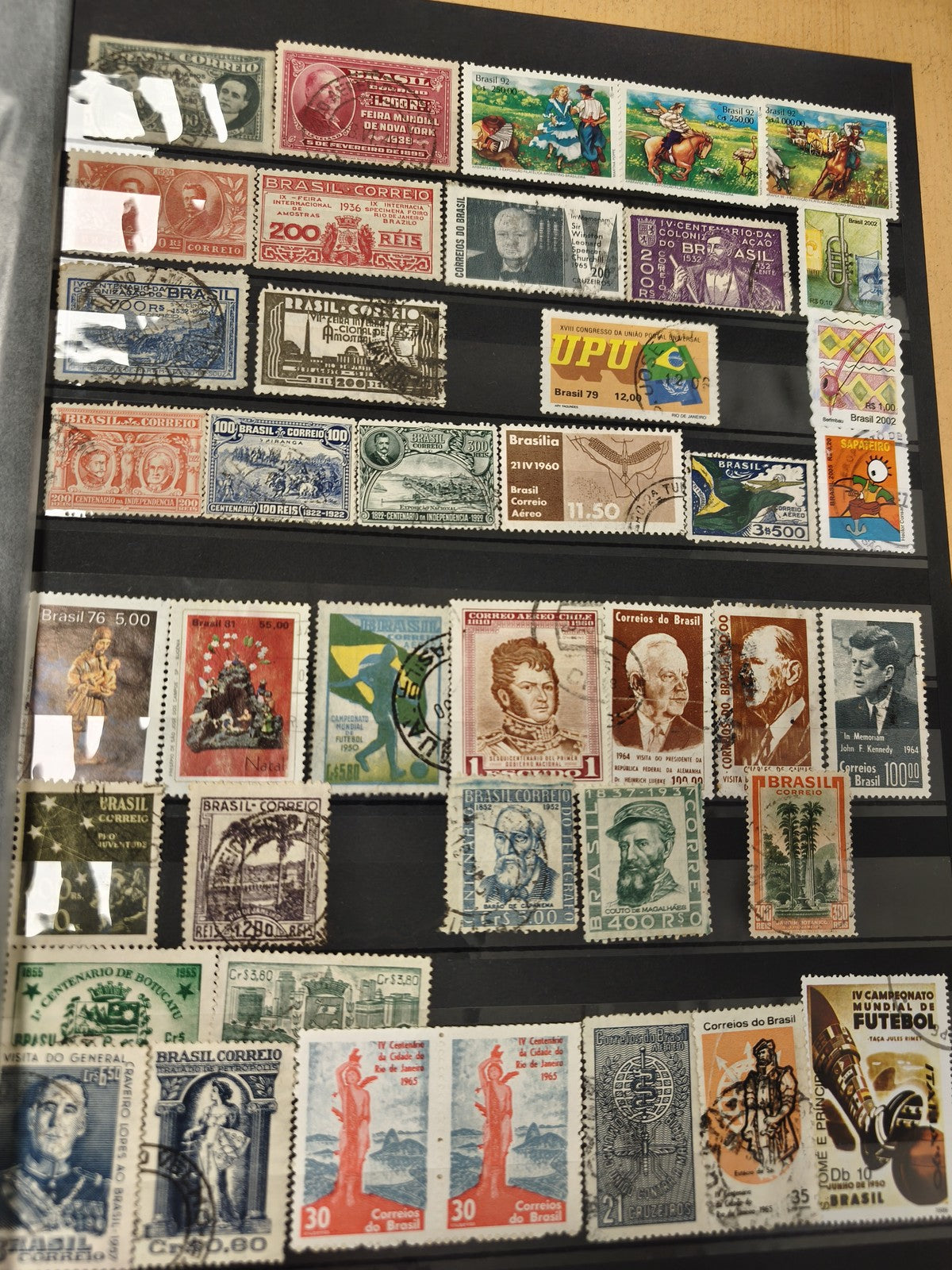 Lot de timbres Brésil variés multicolores, motifs historiques et thématiques