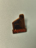 Pin's vintage TOTAL bidon huile bleu rouge collection automobile ancien