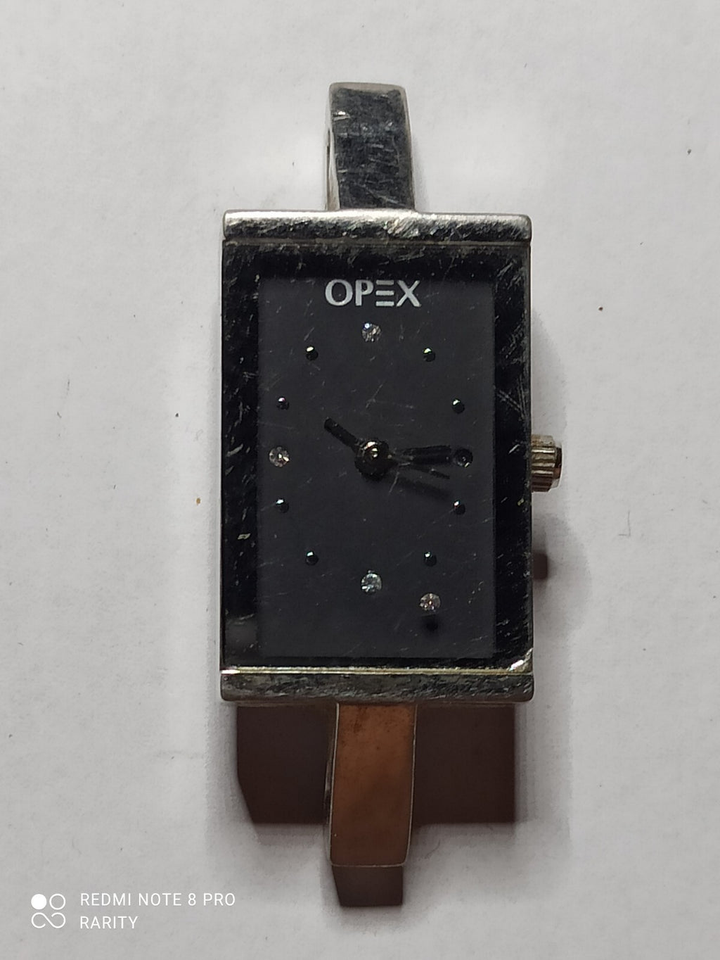 Montre femme Opex vintage rectangulaire noir rétro quartz pile incluse
