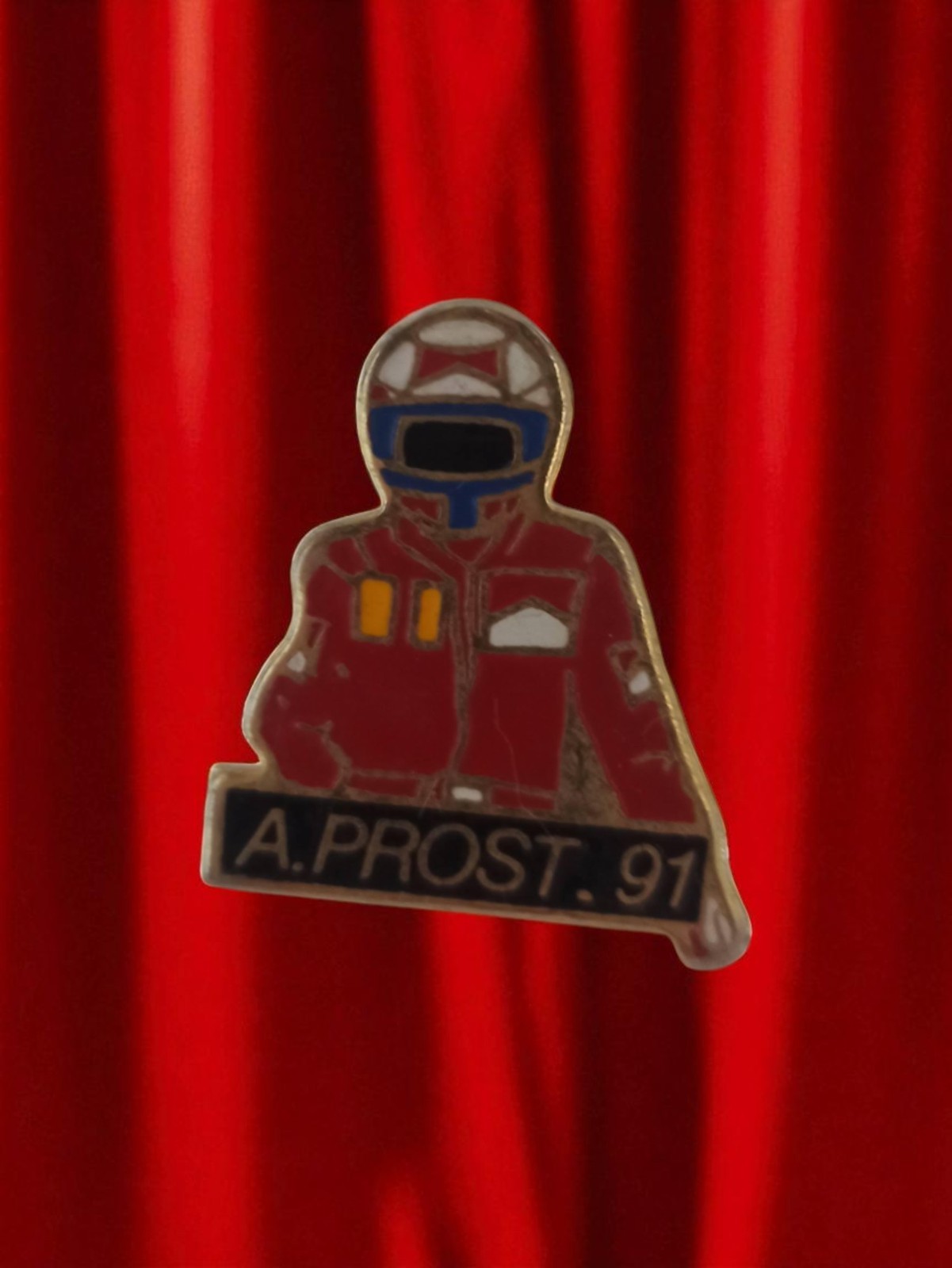 Pin's A. Prost 91 vintage pilote F1 badge rétro années 90 publicité