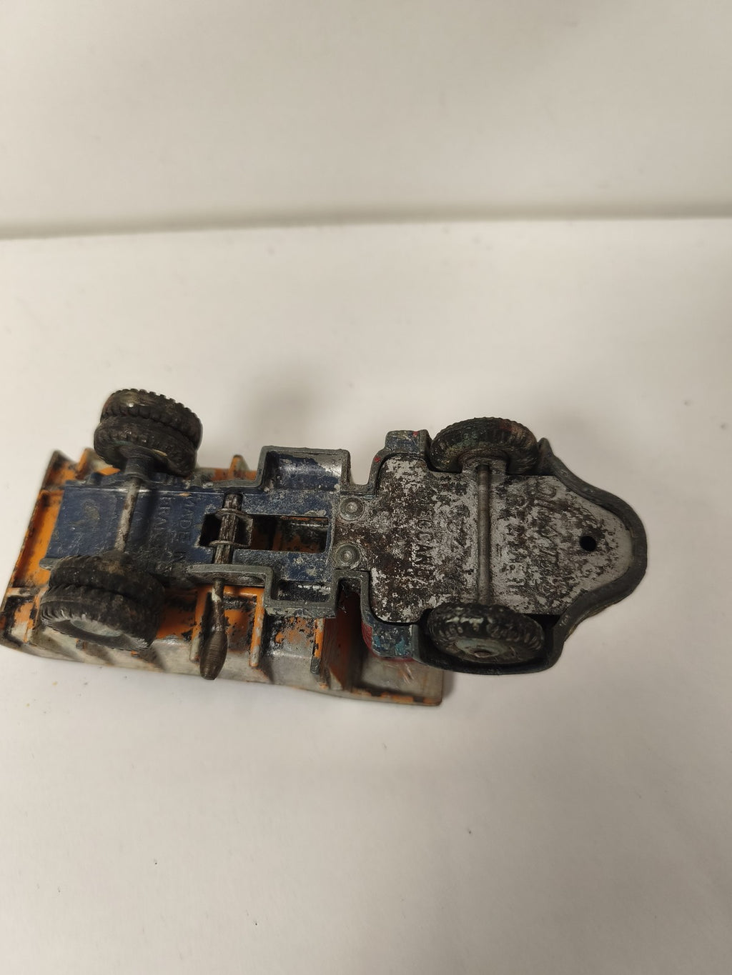 Dinky Toys Berliet benne 1/43e rouge et gris, miniature camion occasion