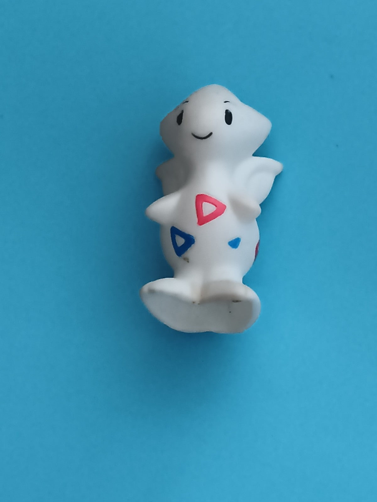 Figurine marionnette doigt Pokémon Togepi jouet blanc motifs bleu rouge