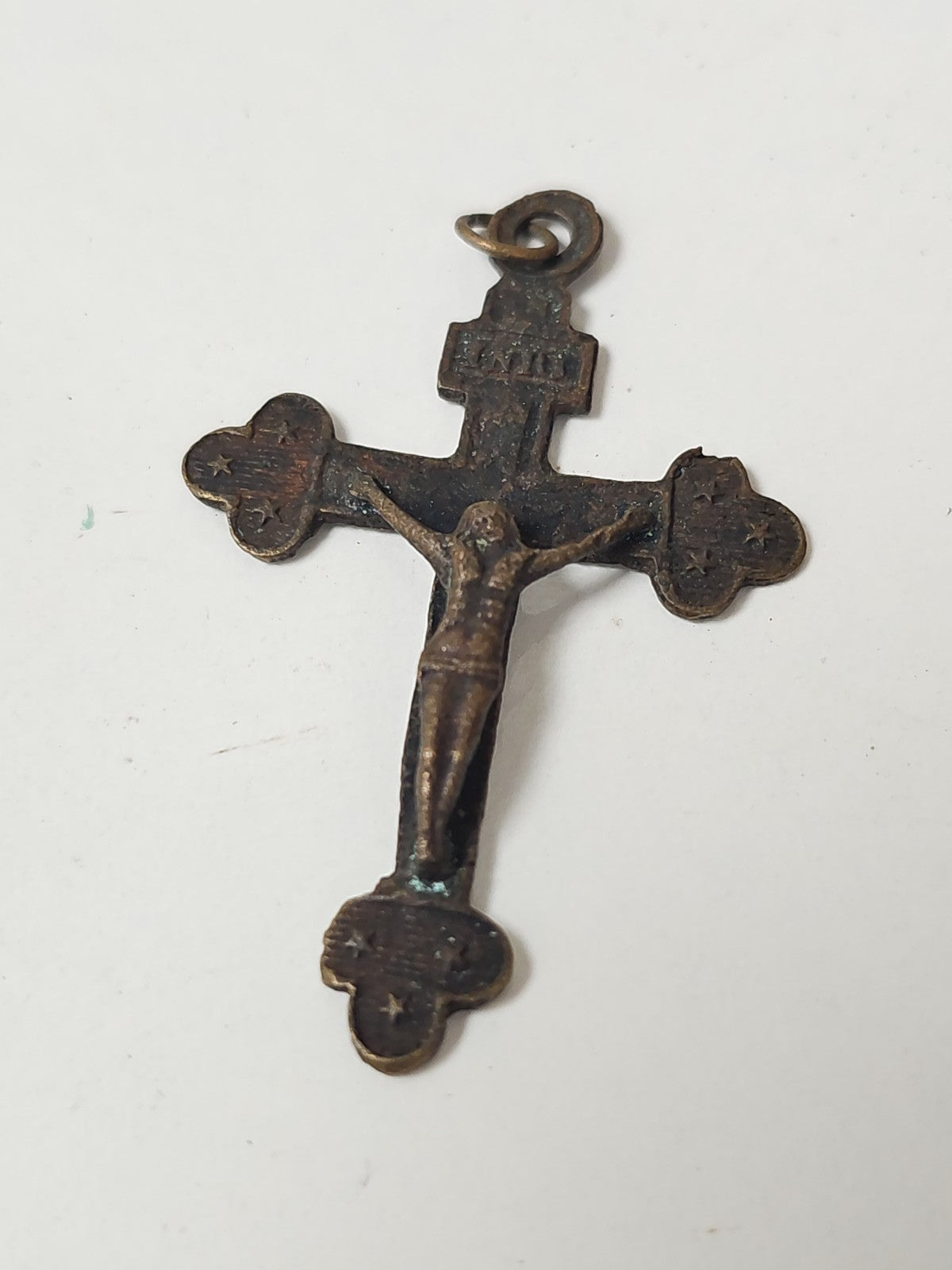 Croix catholique ancienne pendentif vintage religieux rétro collection France
