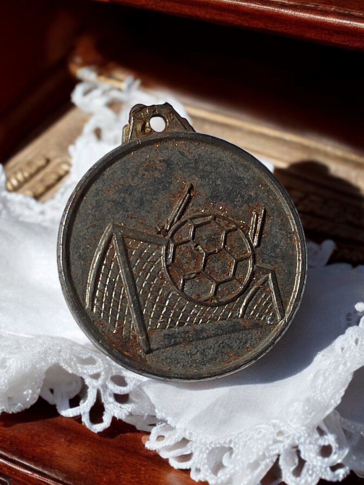 Médaille ancienne football France concours, finition métal, trophée vintage