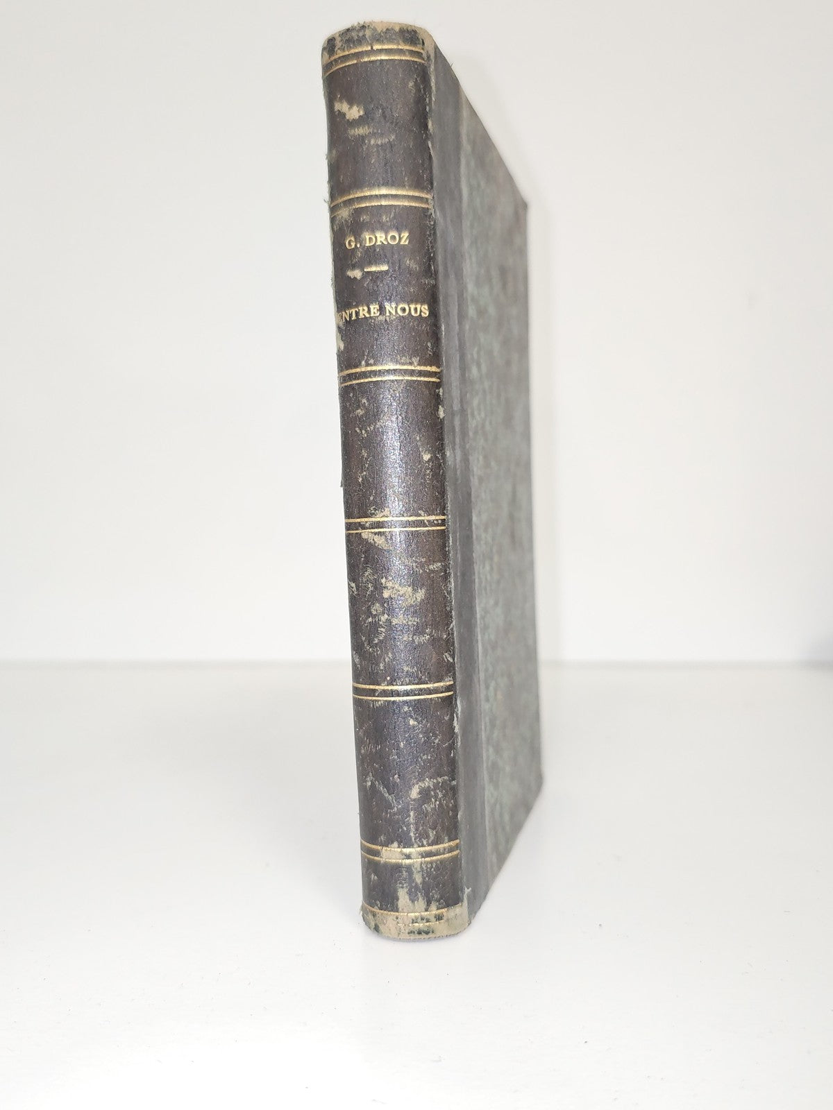 Livre ancien "Entre nous" 1878 édition vintage collection rétro rare