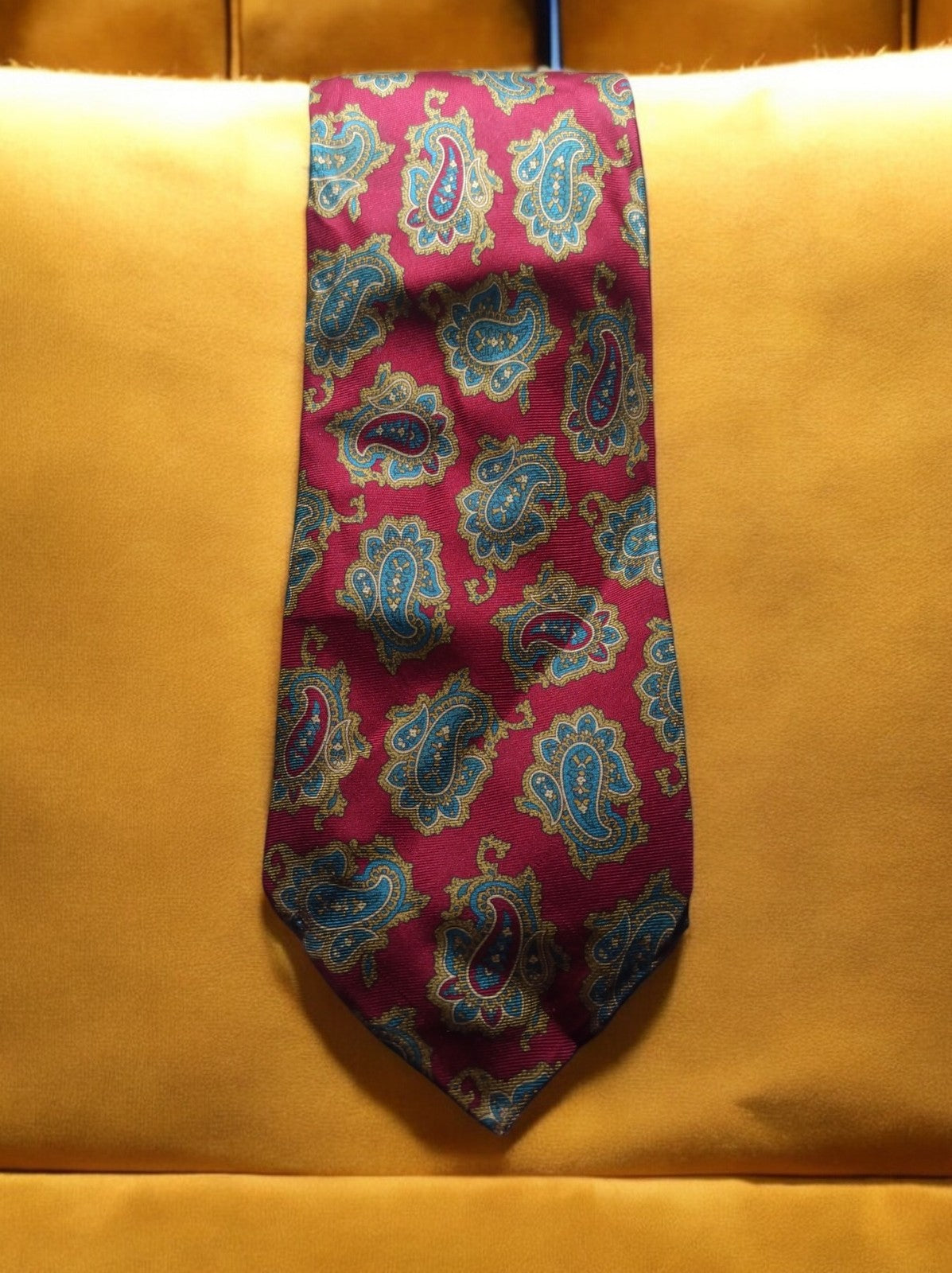Cravate vintage motif cachemire Soie bordeaux bleu élégante homme rétro