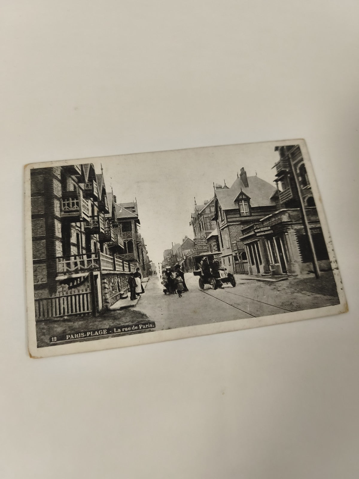 Carte postale ancienne Paris-Plage Rue de Paris CPA noir et blanc vintage