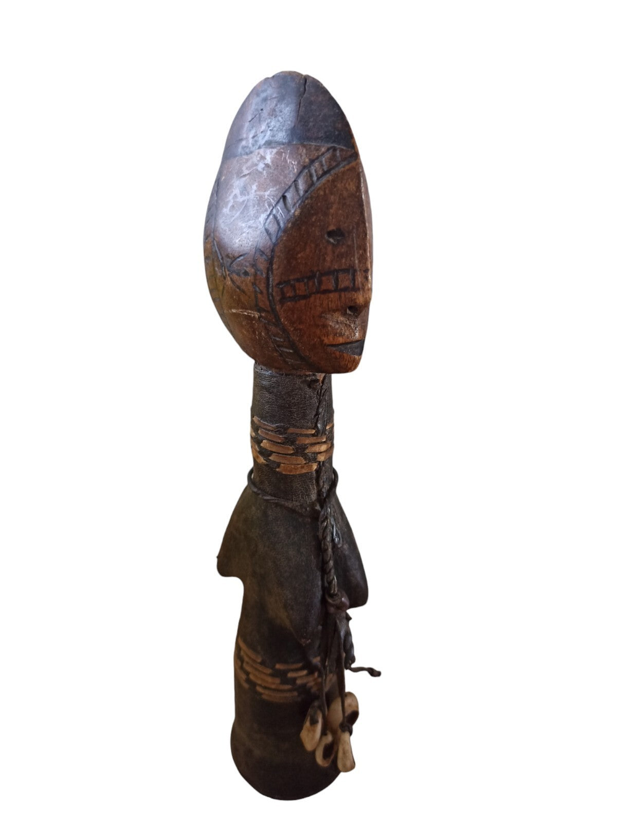 Statue Mossi Burkina Faso bois sculpté décor coquillages artisanat ethnique