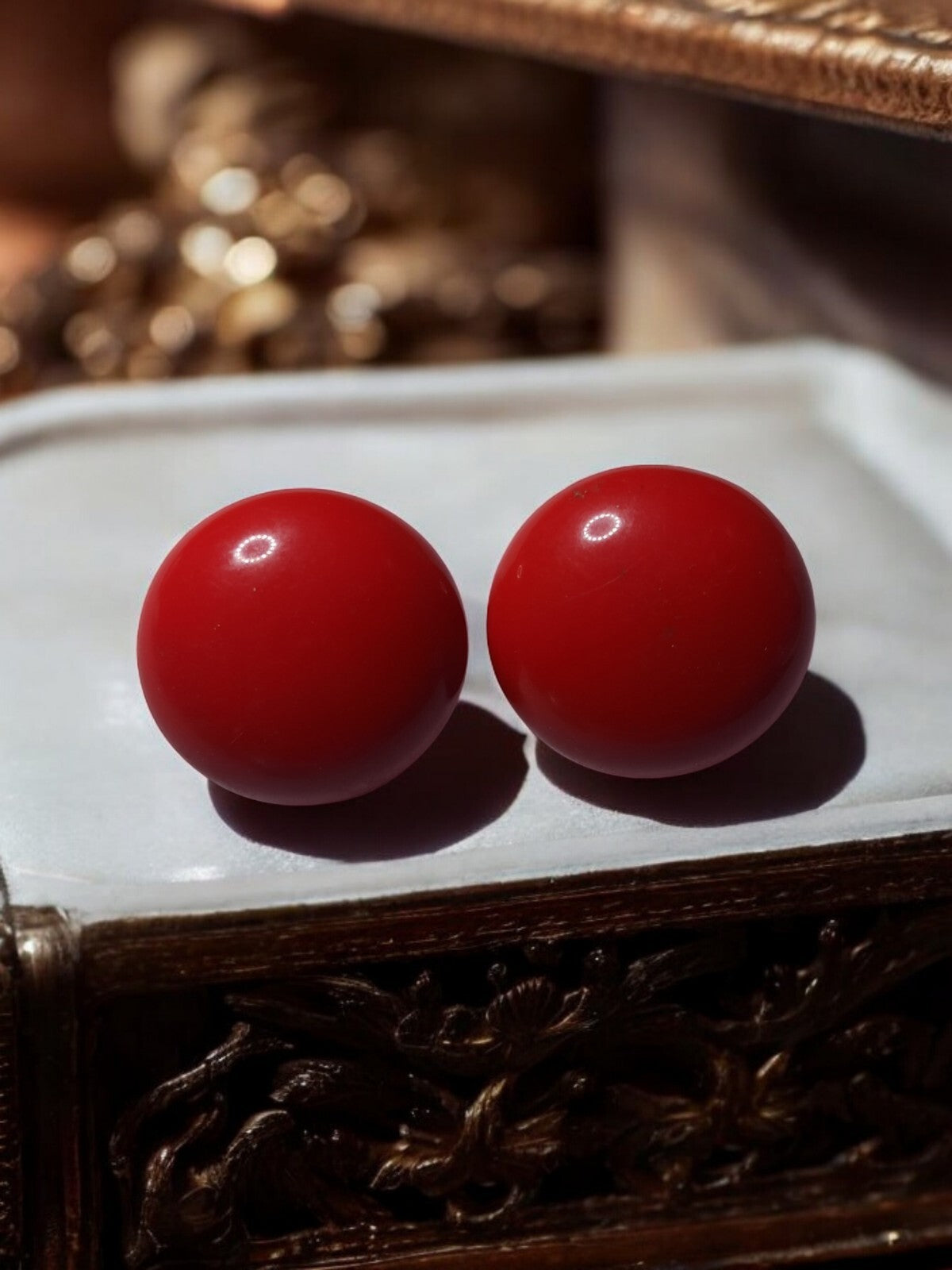 Paire boucles d?oreilles clips vintage rouge boule ronde fantaisie ancien