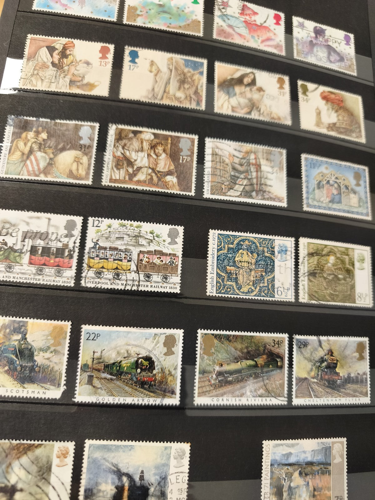 Lot anciens timbres oblitérés Angleterre, thèmes trains et personnages, collecti