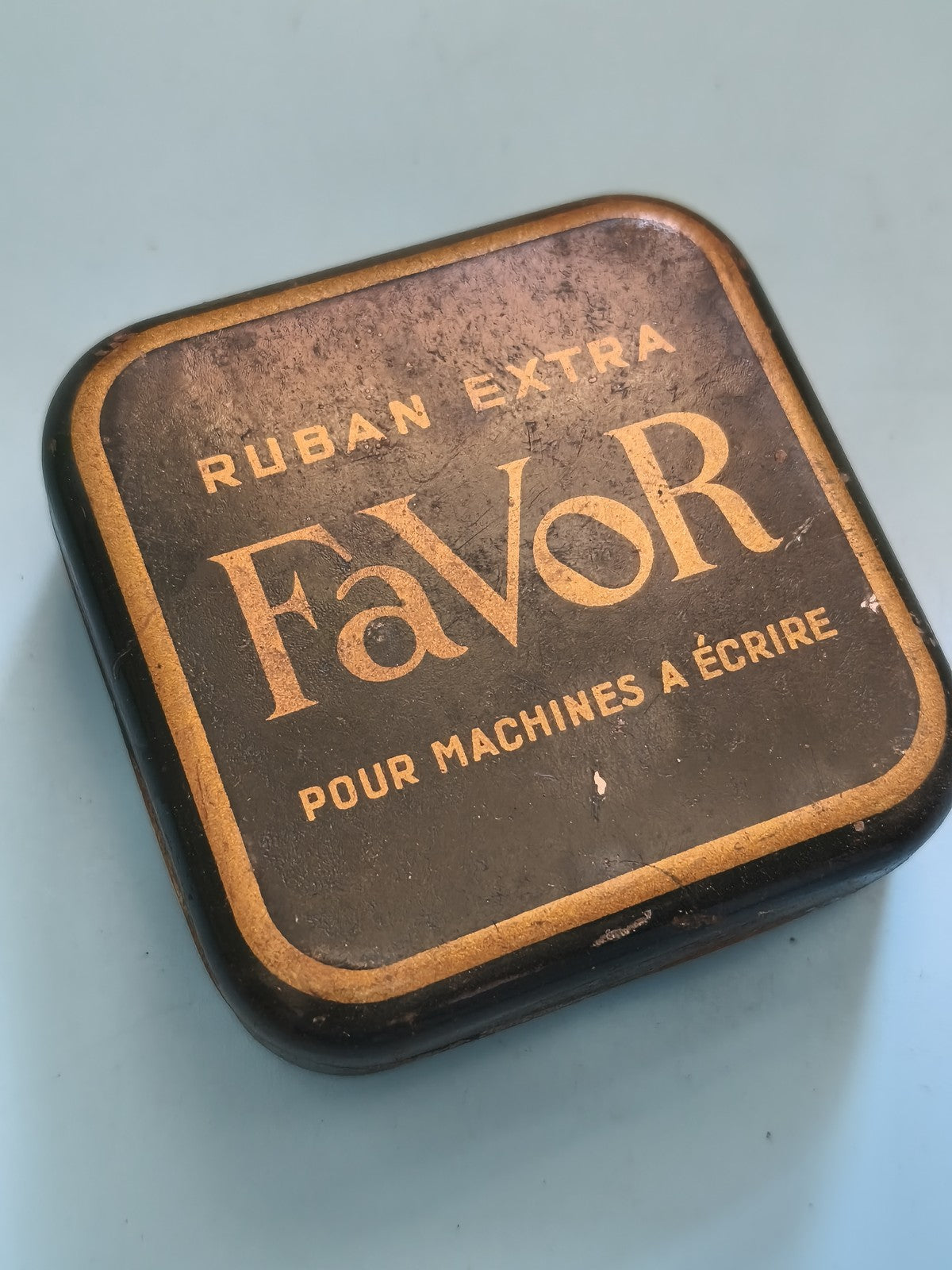 Petite boîte métal publicitaire ancienne Favor vintage collection rétro déco