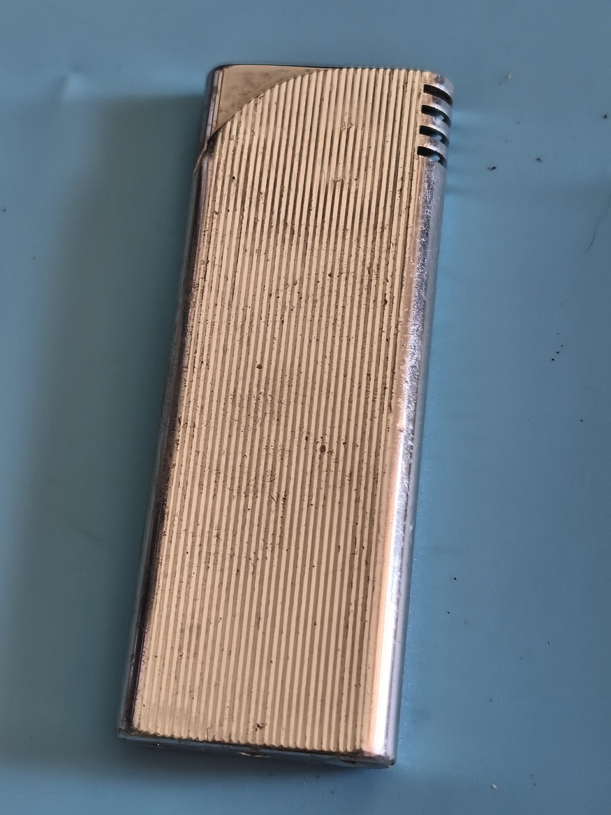 Ancien briquet vintage, objet de collection rétro pour amateur d?accessoires anc