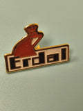 Vintage pin's publicitaire Erdal rouge et noir logo canard collection (Ref 9)