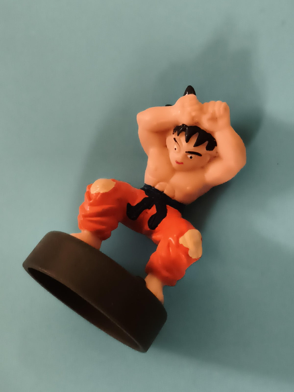 Figurine Gashapon Dragon Ball Z Goku orange socle noir DBZ jouet manga