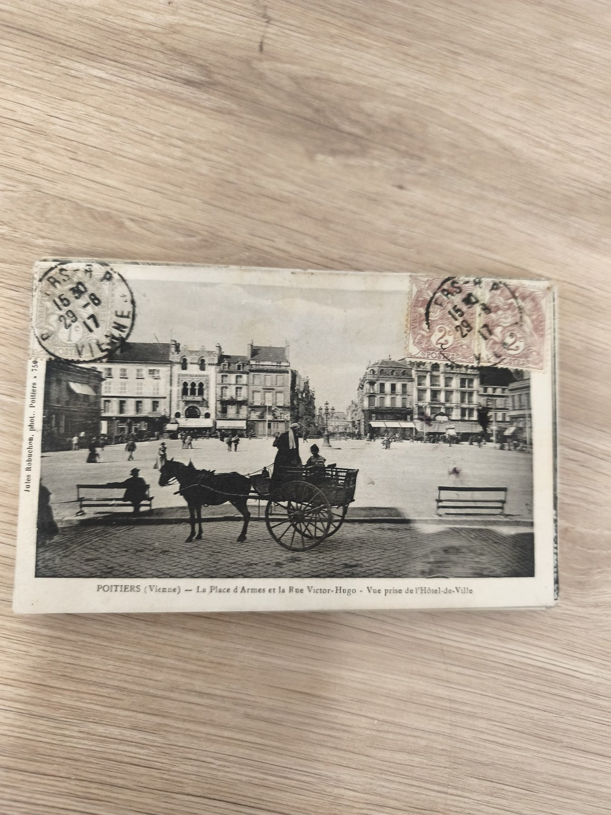 Ancienne carte postale Poitiers Place d?Armes attelages timbres collection CPA