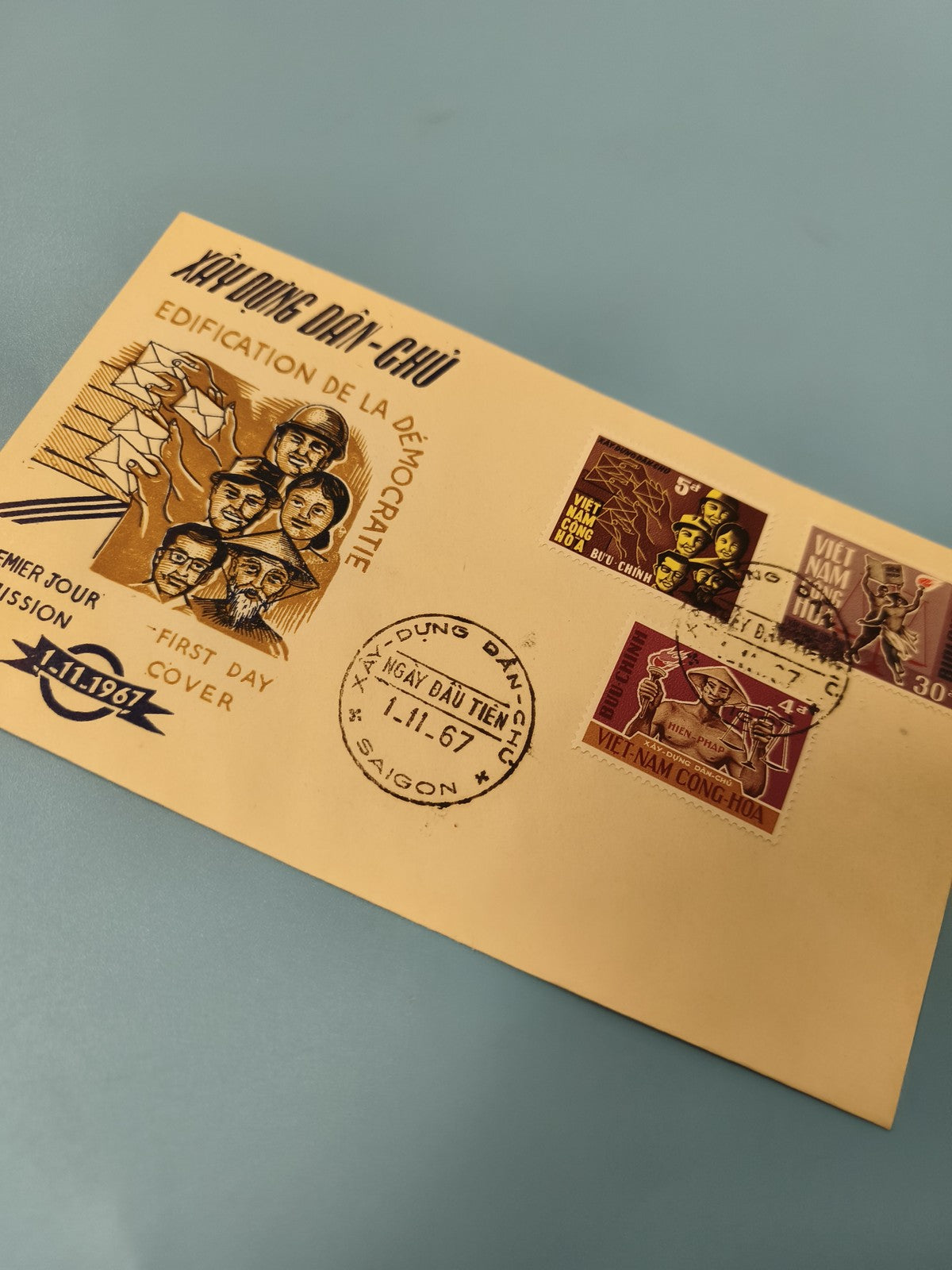 Enveloppe premier jour d?émission FDC Vietnam 1967 timbres illustrés démocratie