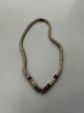 Collier vintage perles plates aspect coquillage et pierre, bijou ancien ethnique