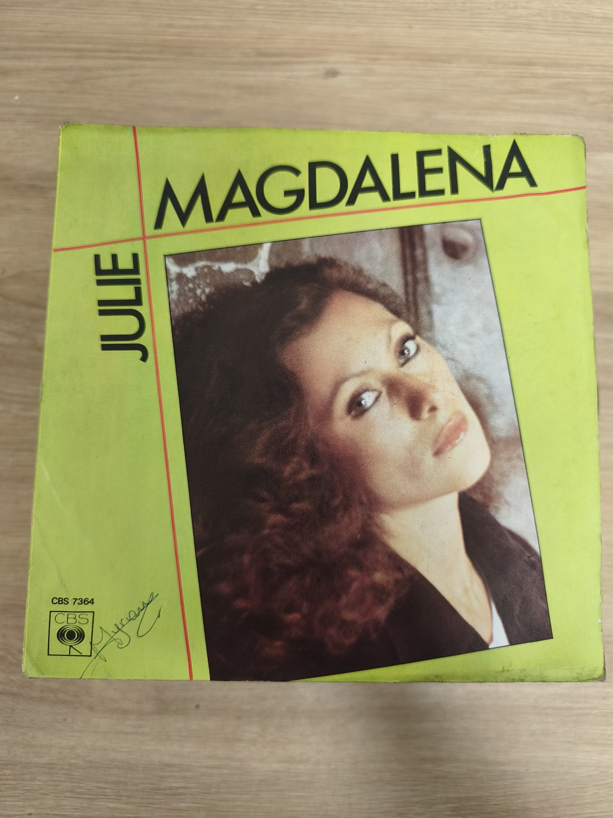 Vinyle 45 tours Julie Magdalena CBS 7364 pochette verte état d'occasion