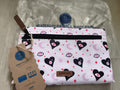 Pochette Cabaia motifs cœurs et yeux, neuve, 24 cm, zip frontal