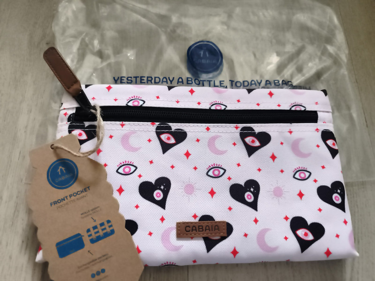 Pochette Cabaia motifs cœurs et yeux, neuve, 24 cm, zip frontal